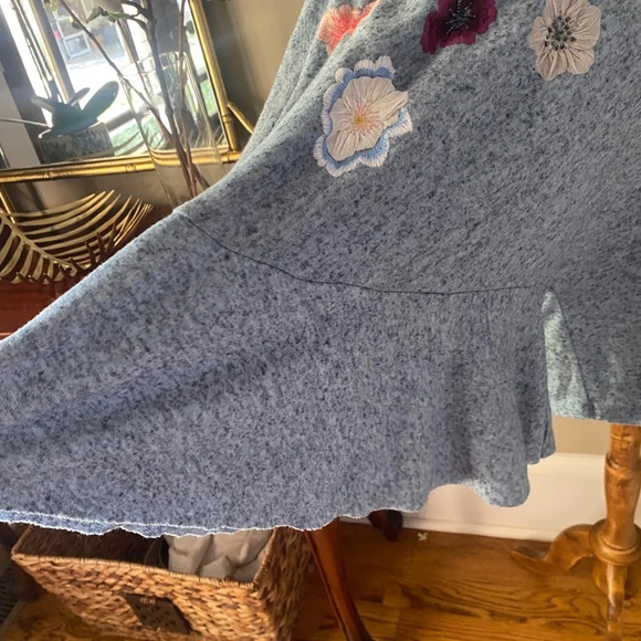 Anthropologie Dolman Sleeve Blue Embroidered Top - Picture 7 of 9